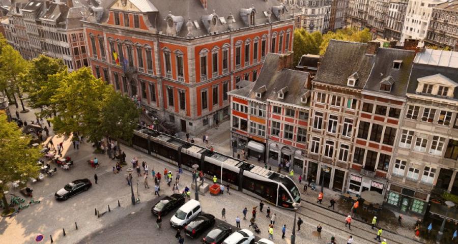 Le tram traverse désormais le centre de Liège