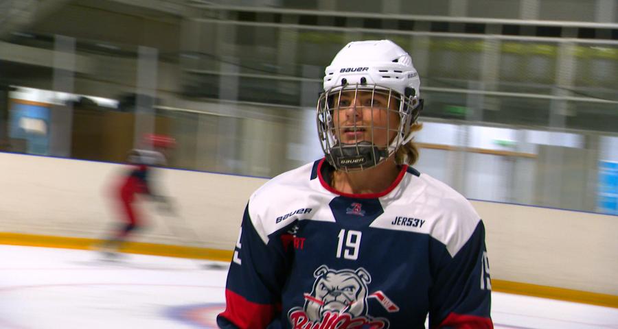 À 15 ans, Mathys part en Suisse pour se consacrer à 100% au hockey sur glace