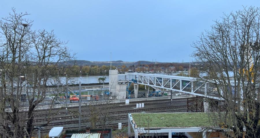 Visé : la passerelle de la nouvelle gare a été installée
