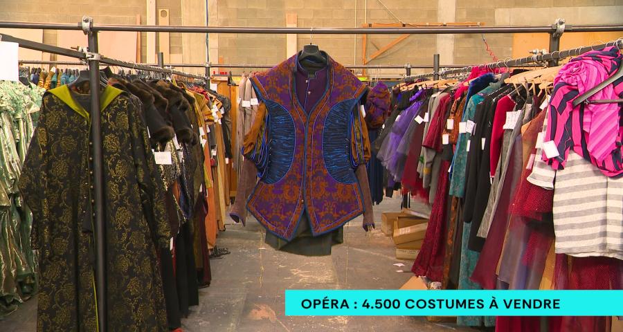 A vendre : 4.500 costumes d'Opéra