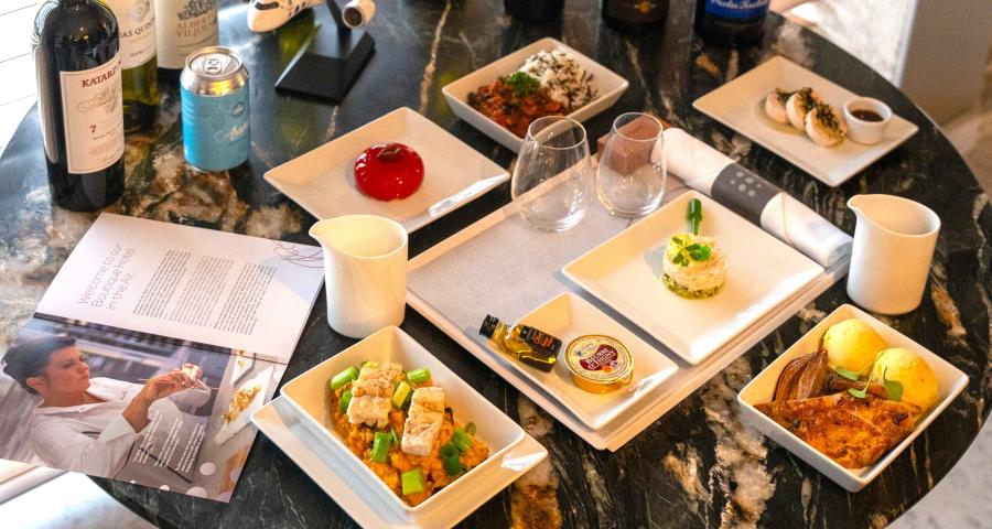 Les plats de la cheffe Arabelle Meirlaen prêts à décoller !