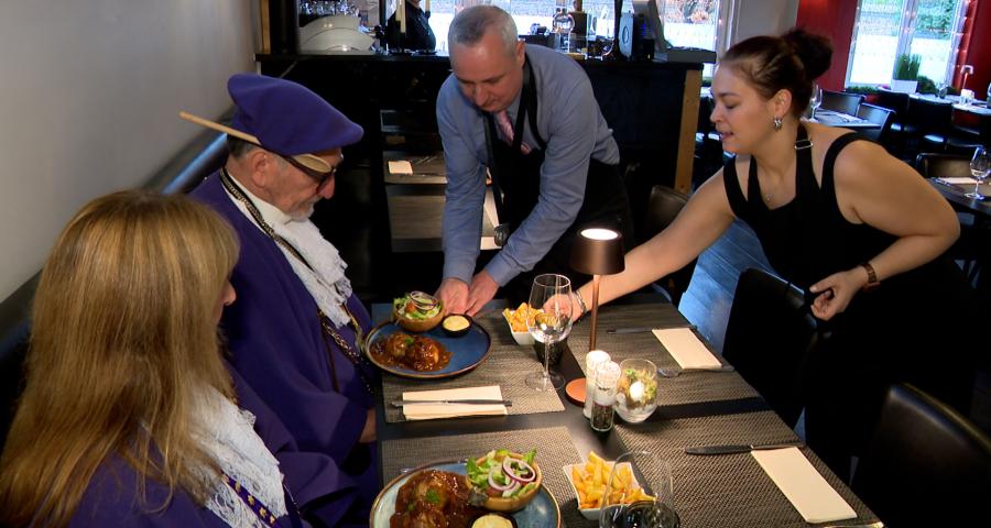 Deux boulets de cristal « Aux Chandelles »