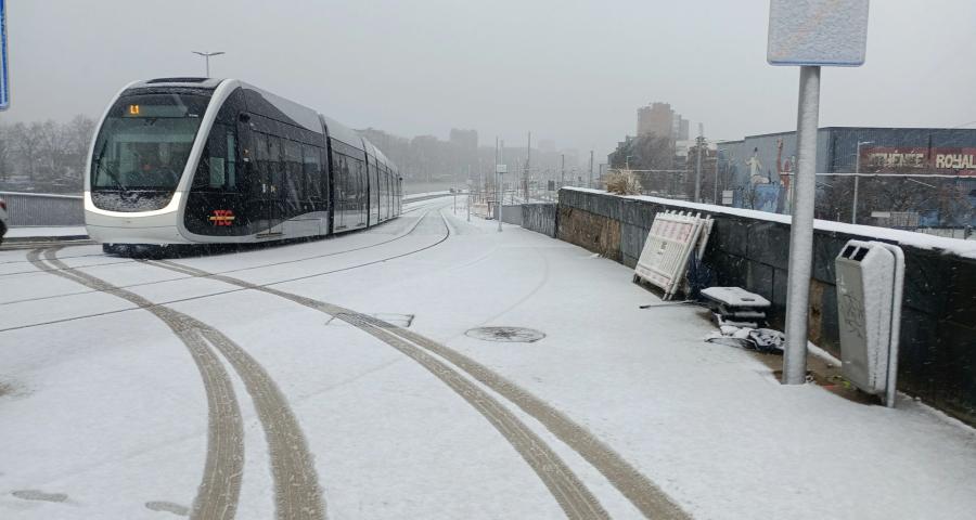 Tram en commun S7#16 : Un tram en hiver