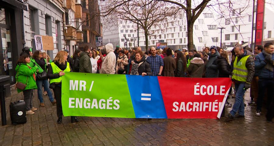 Action symbolique et mercredi noir pour l’enseignement