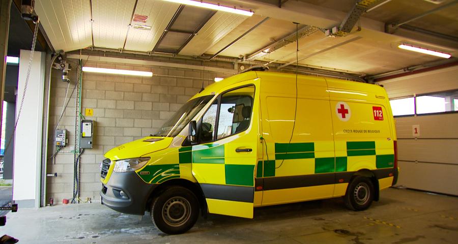 Six nouvelles ambulances pour la Croix-Rouge