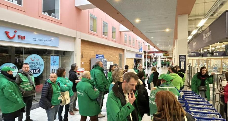 Herstal : mouvement de mauvaise humeur du personnel de l'hyper-carrefour. Impossible d'y faire ses courses
