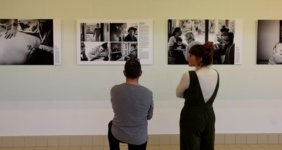 "Cordons", photos et textes, à la Cité Miroir