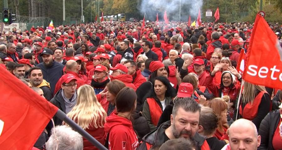 Les patrons appellent les syndicats "au sens de l'Etat"