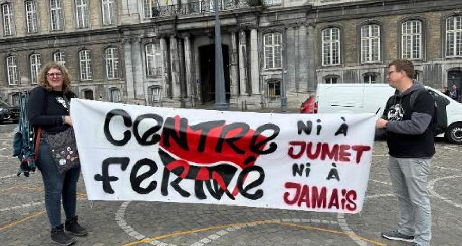 Plusieurs centaines de manifestants mobilisés contre les centres fermés à Liège et Vottem