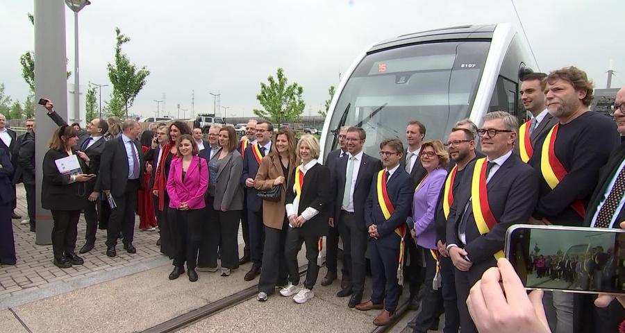 Le tram inauguré en grande pompe