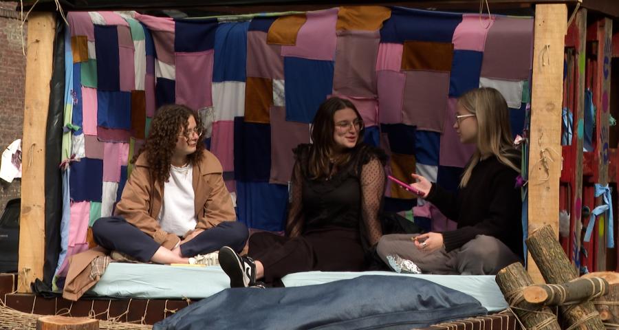 "Cabanes" une expo par des étudiants et professeurs de l'ESA Saint-Luc