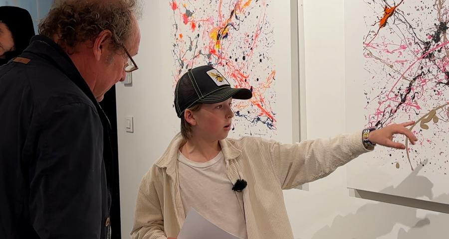 À seulement 10 ans, Jules expose dans une galerie d'art