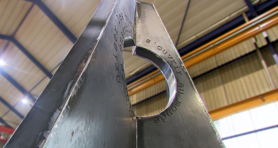 Une oeuvre d'Alain Bronckart en hommage à Vicky et Alexis