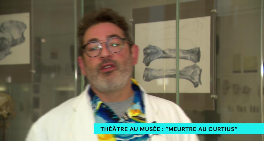 Théâtre proscenium : "Meurtre au Grand Curtius"