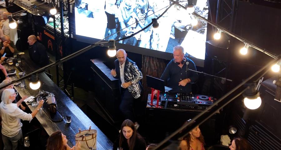 Un liégeois fait danser Saint-Tropez