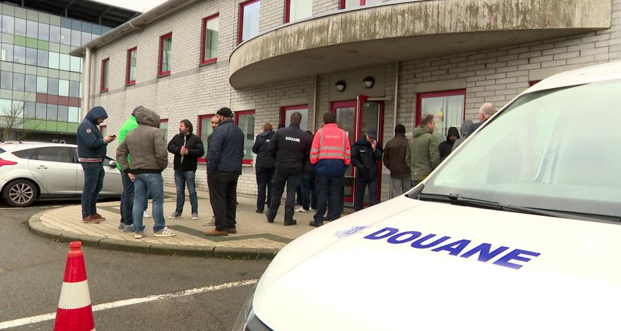 Les douaniers en grève du zèle à l'aéroport de Liège