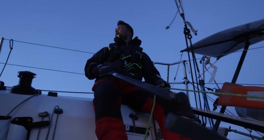 Transatlantique: Quentin Debois explose le record du monde et réussit son pari fou