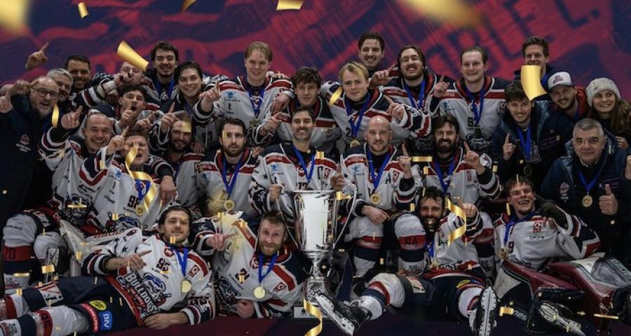 Hockey sur glace : un nouveau trophée pour les Bulldogs !