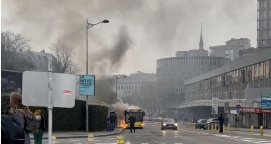 Incendie d’un bus de la ligne 29 à Liège : aucun blessé
