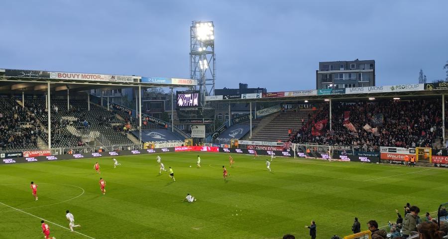 Le Standard arrache le derby wallon au bout du suspense