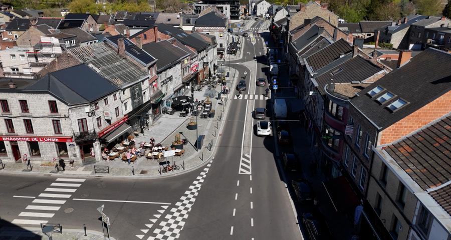 Aywaille: la place Joseph Thiry finie, citoyens et commerçants ravis