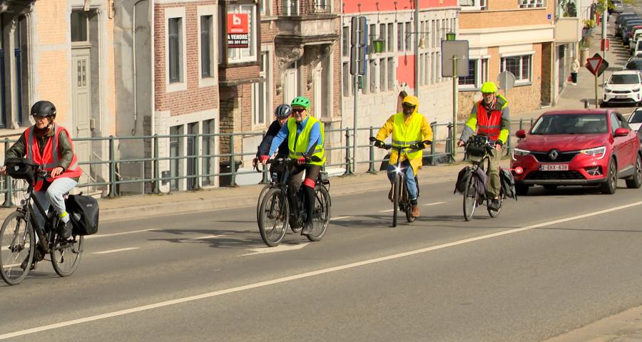 À vélo dans le trafic : une formation pour gagner en confiance