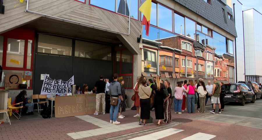 CE1D, CESS : les manifestants bloquent les dépôts