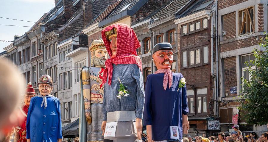 15 août à Liège : distribution de bouteilles d'eau et services de secours renforcés