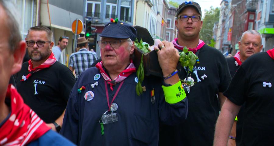 Outremeuse enterre l'os et la fête