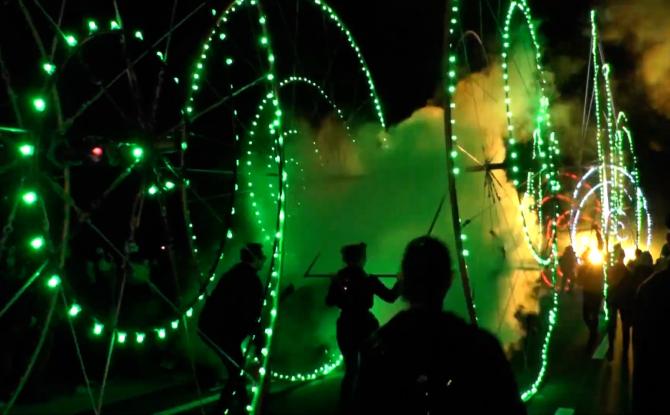 Tram en commun S7#31 : Tram En Fête, la célébration d'un basculement dans la cité